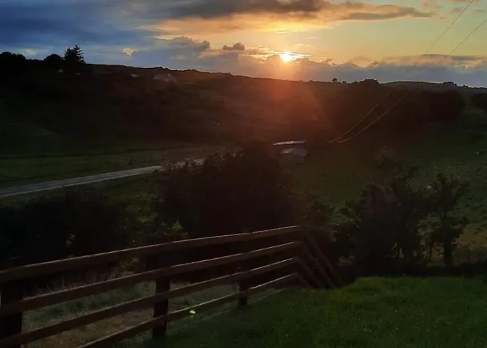 The Old Homestead - Direct Greenway Access *