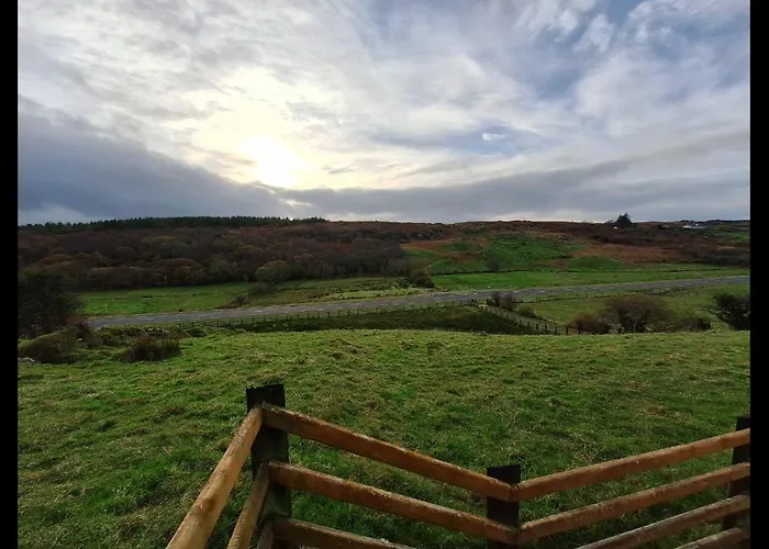 The Old Homestead - Direct Greenway Access *